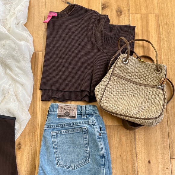 Brown cropped shirt - Picture 4 of 4